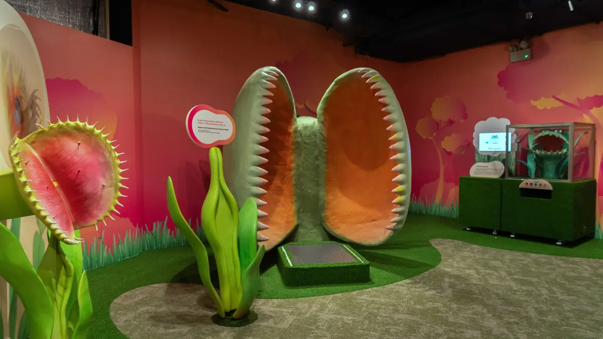 Singapore Science Centre — Singapore Science Centre, Singapore — savage garden