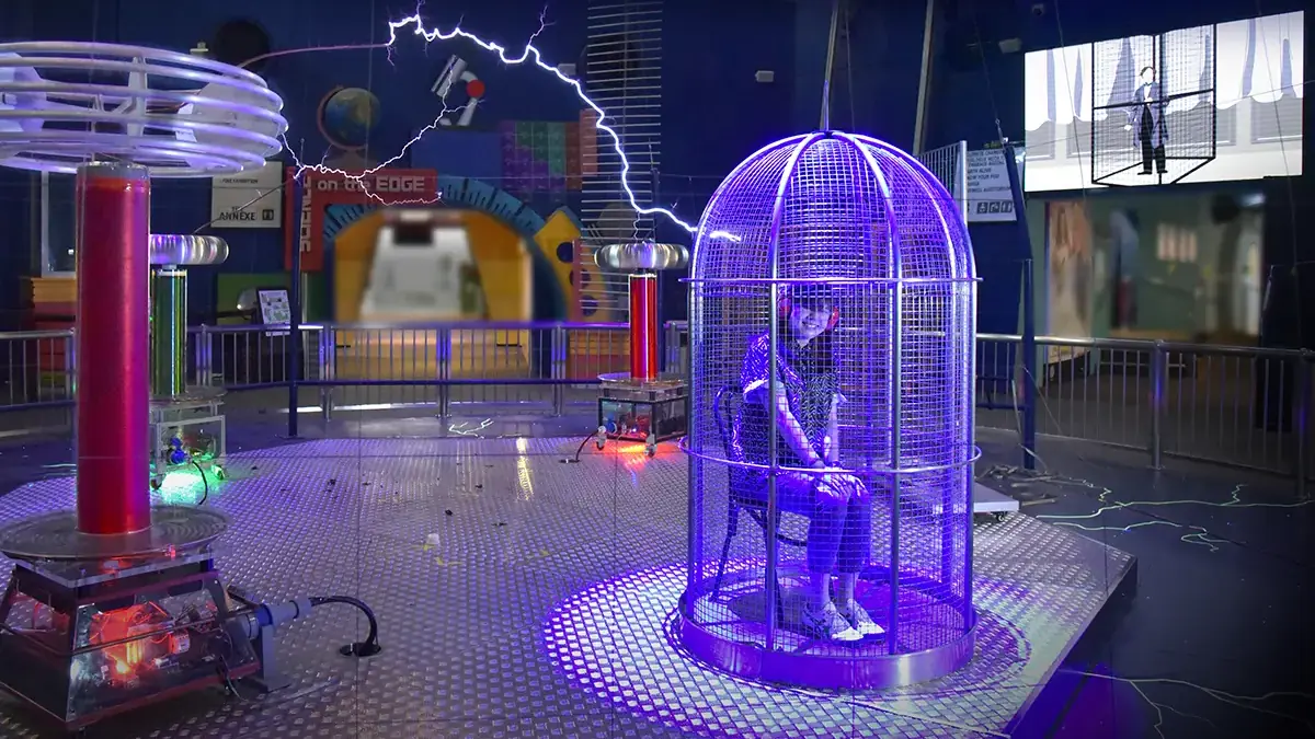 Singapore Science Centre — Singapore Science Centre, Singapore — tesla coil show