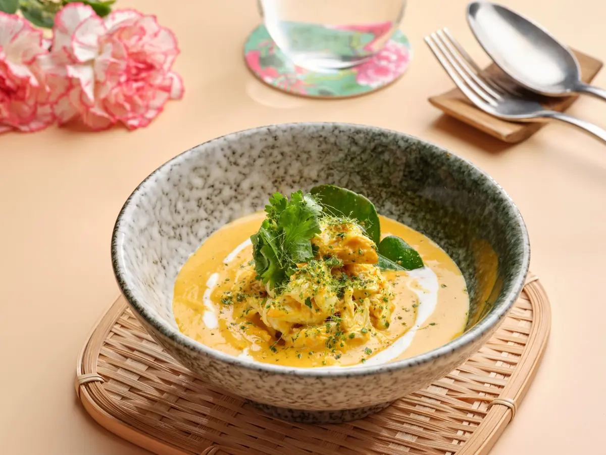 Blue swimmer crab curry at Candlenut, Singapore