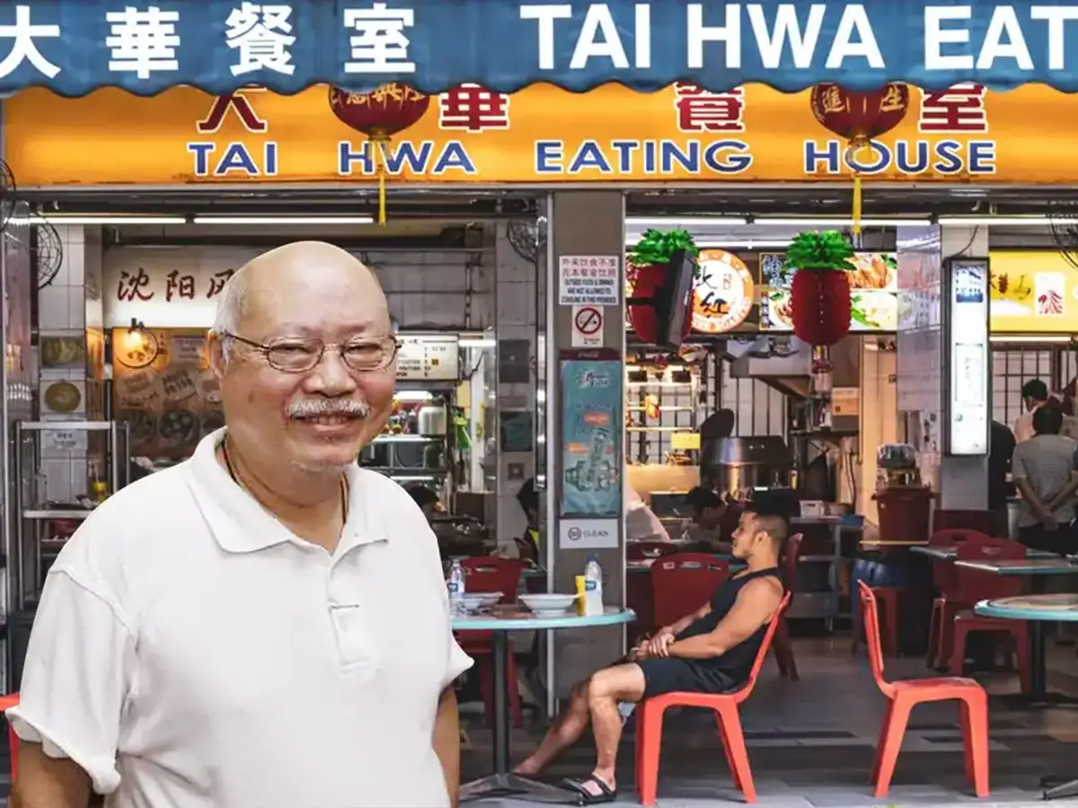 Hawker Tang Chay Seng in front of the Hill Street Tai Hwa Pork Noodle stall, Crawford Lane, Singapore