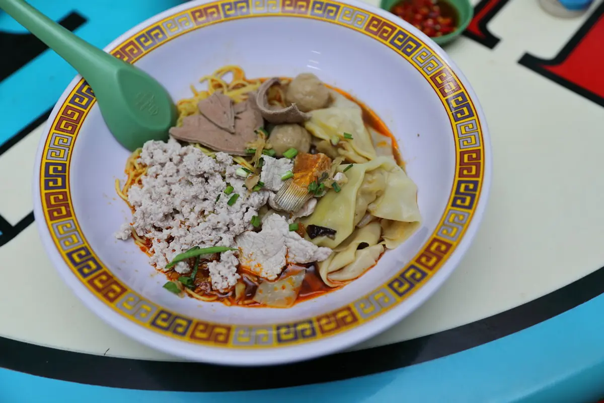 A bowl of dry bak chor mee (minced pork noodles), Hill Street Tai Hwa, Singapore