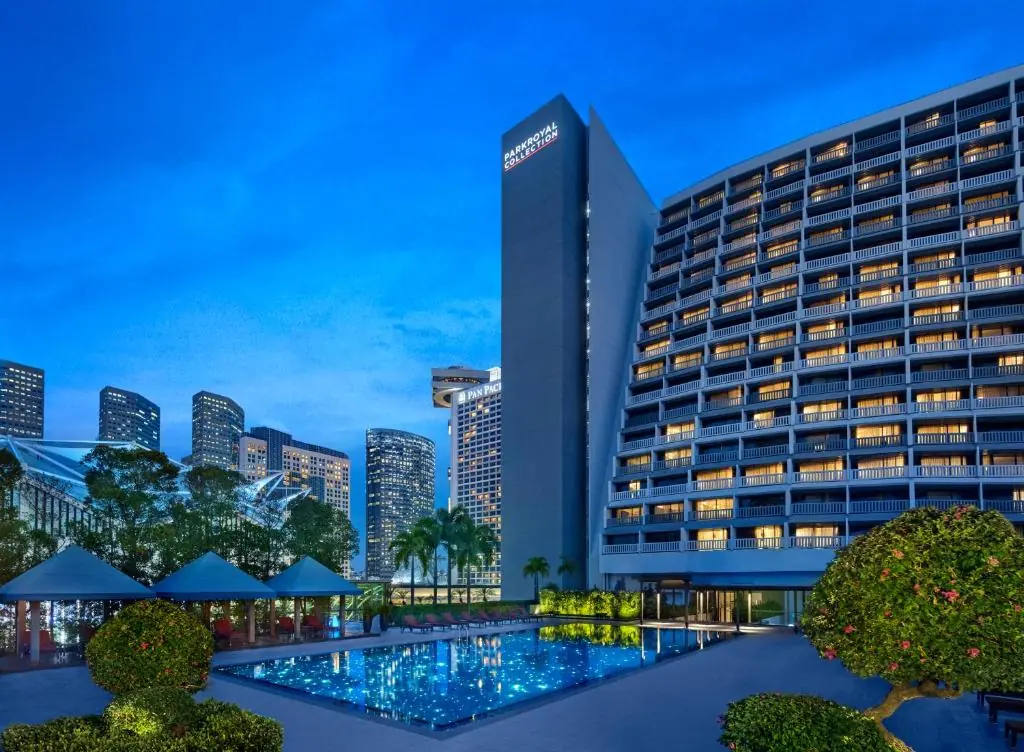 The planted atrium and green wall inside PARKROYAL COLLECTION Marina Bay, Singapore