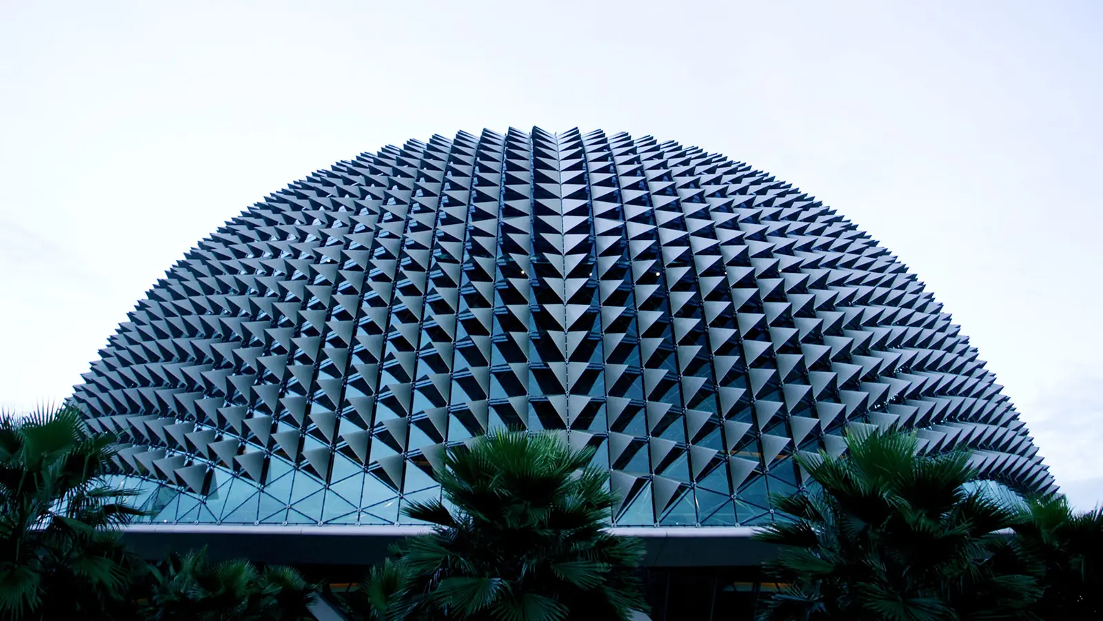 Esplanade – Theatres on the Bay — Esplanade Theatre: Catch a world-class opera or pop concert at Singapore’s premier performing arts centre.